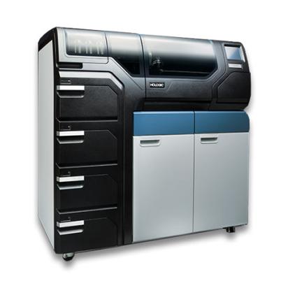 Hologic ThinPrep® 5000 Processor Autoloader mot vit bakgrund